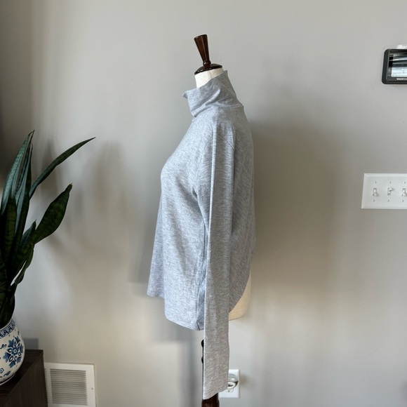 Alo EMBRACE LONG SLEEVE with Open Back  - Athletic Heather Grey / M - Picture 7 of 9